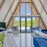 Una Resort *