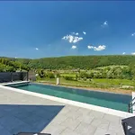 Villa Una Resort