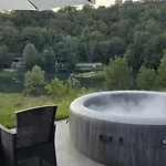 Una Resort 보산스카 크루파