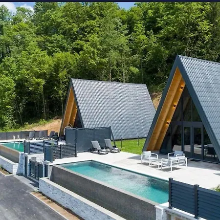 Una Resort *