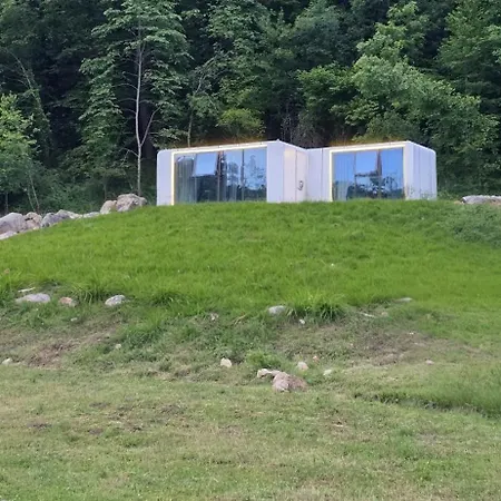 Una Resort Villa *